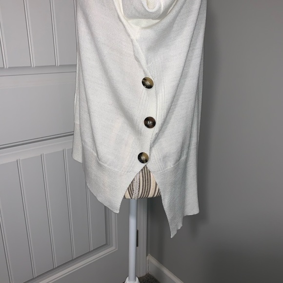 Off White V-neck Hi-low Side Button Sweater - Picture 4 of 9